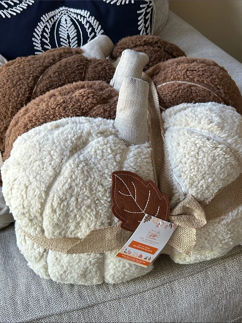 NWT! Fall Autumn Harvest Plush Sherpa Pumpkin Throw Pillow Set Cream & Brown